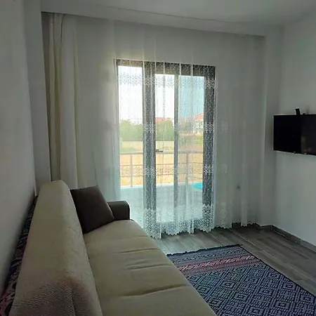 Hotel Geyikli Sahilde 1+1 Orta Kat B1 2*