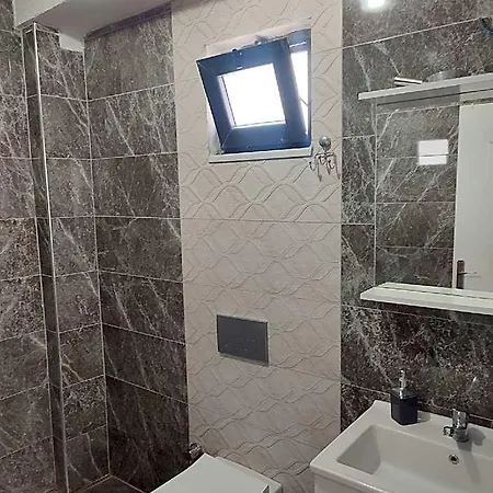 Geyikli Sahilde 1+1 Orta Kat B1 Ezine